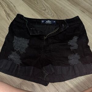 Hollister ultra high rise ripped black shorts, size 5/4 w27